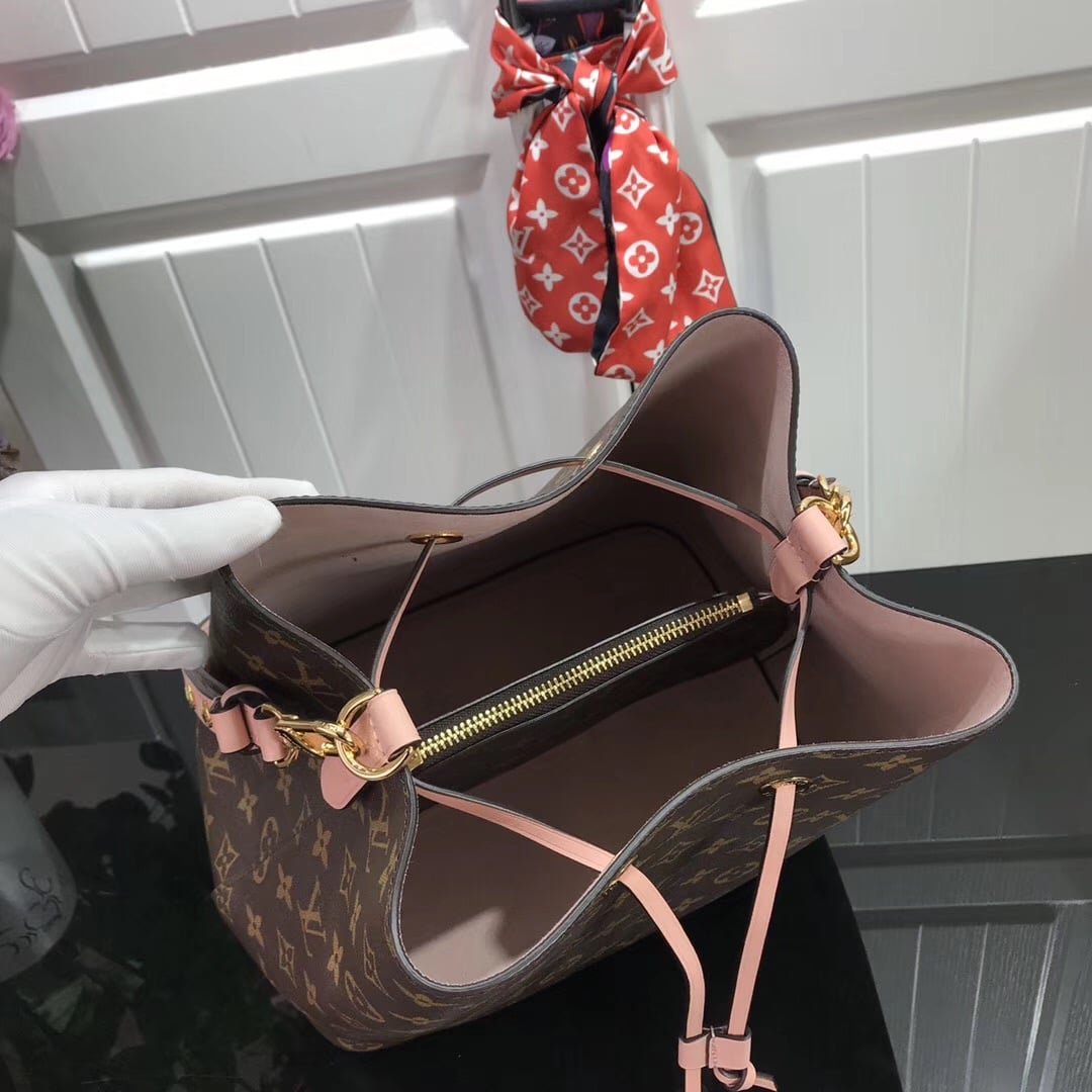 L0vis Vvtt0n Néonoé 26Cm Pink M44022
