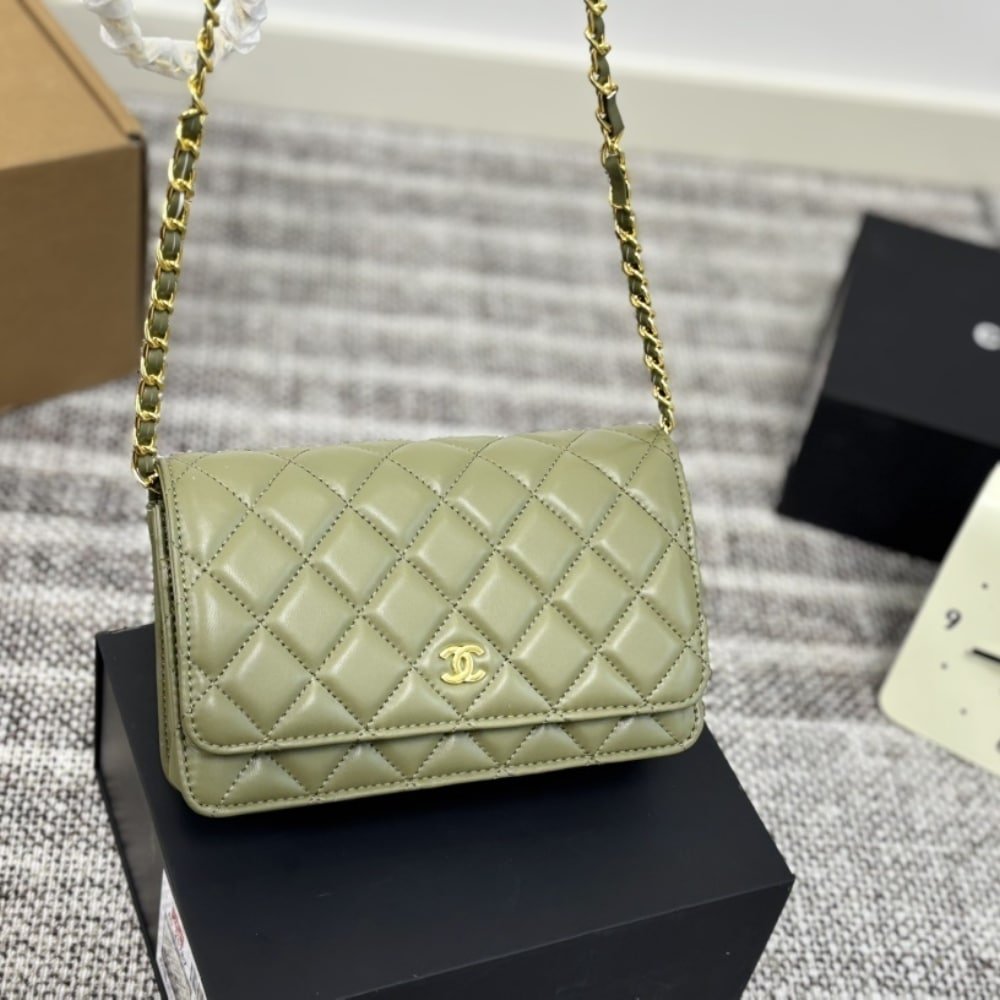 Ch**el Classic Wallet On Chain Gold Tone Metal Khaki 19Cm
