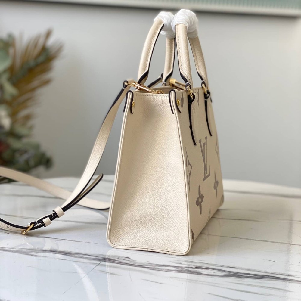L0vis Vvtt0n Onthego PM Monogram Empreinte Cream 25Cm M45654