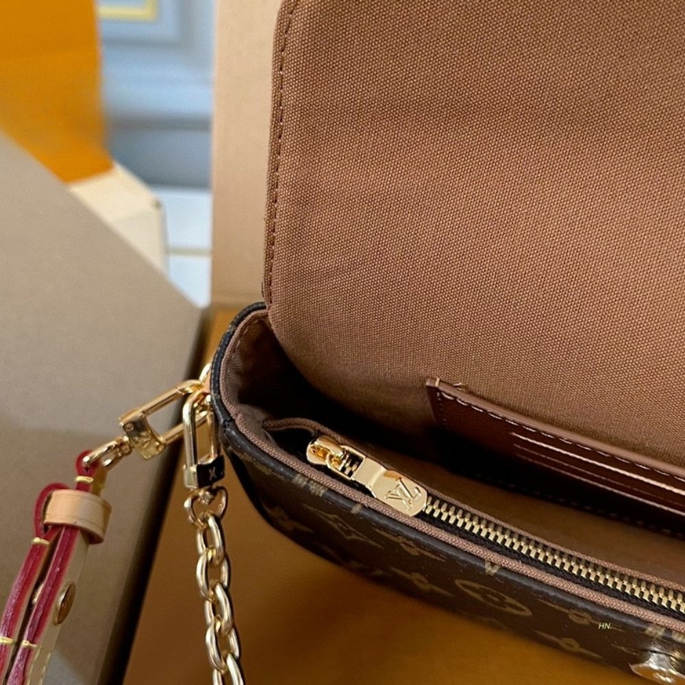 L0vis Vvtt0n Ivy Bag Brown 22Cm M81911