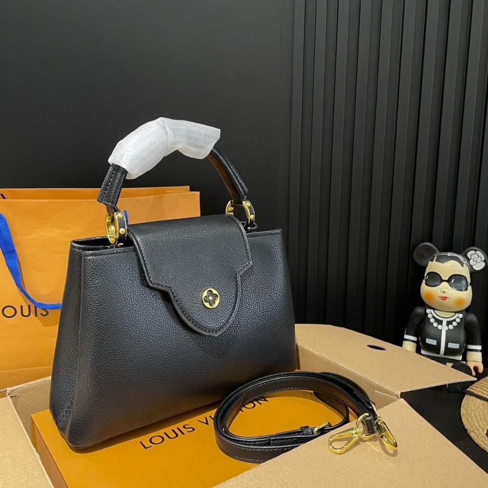L0vis Vvtt0n Capucines Bb Bag Black 27Cm M94755