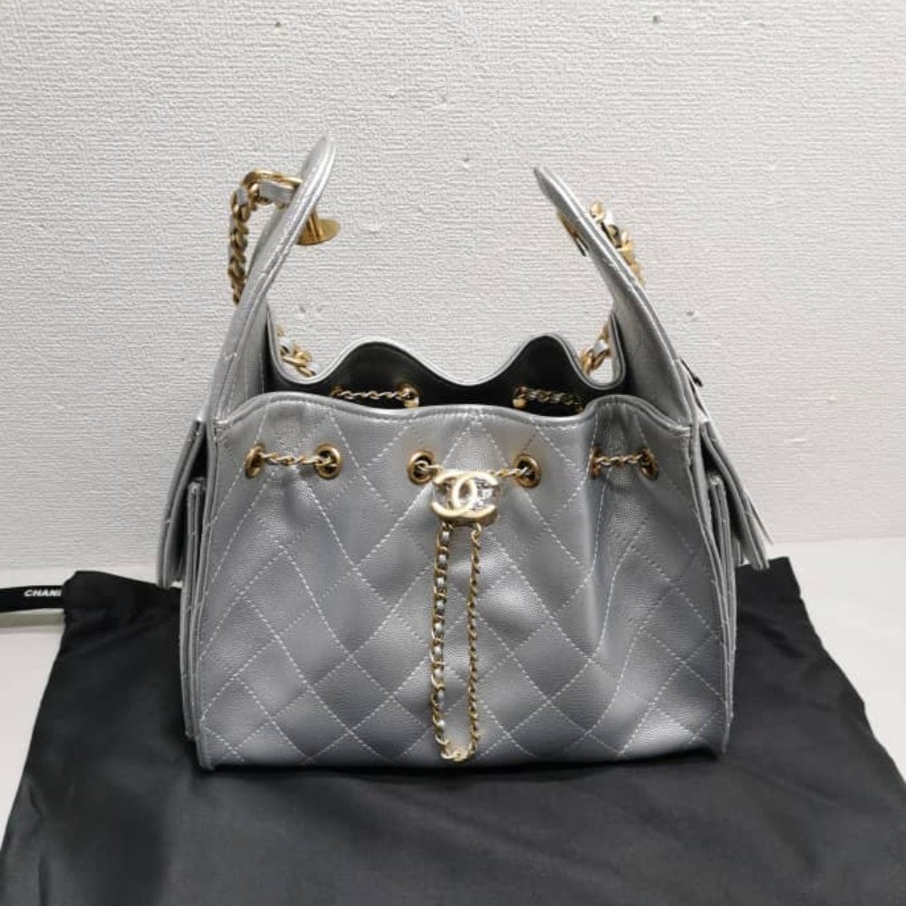 Ch**el 25 Small Handbag Metallic Grained And Gold Tone Metal Silver 26Cm As5293 B20405 Nzv67