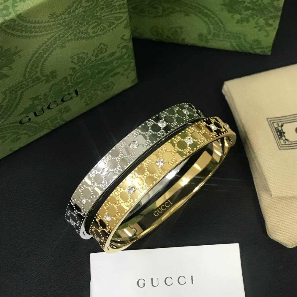 Gvc*1 Cuff Bracelet Silver 8Mm