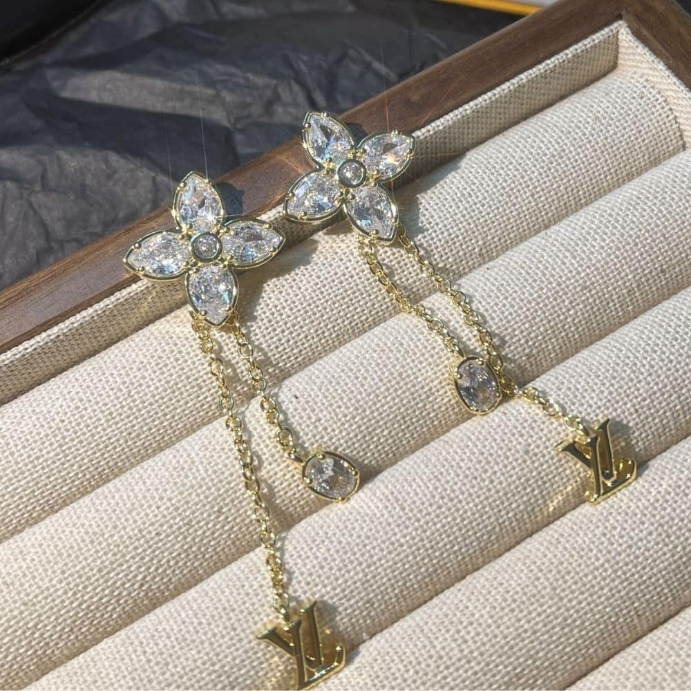 L0vis Vvtt0n Lv Dazzle Earrings M01996