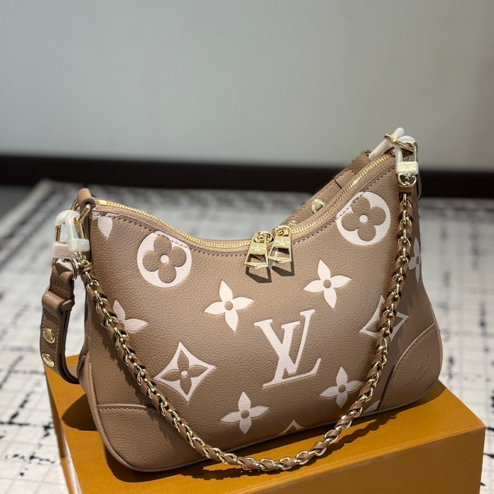 L0vis Vvtt0n Boulogne Bicolor Monogram Empreinte Leather Crème 27Cm M13224