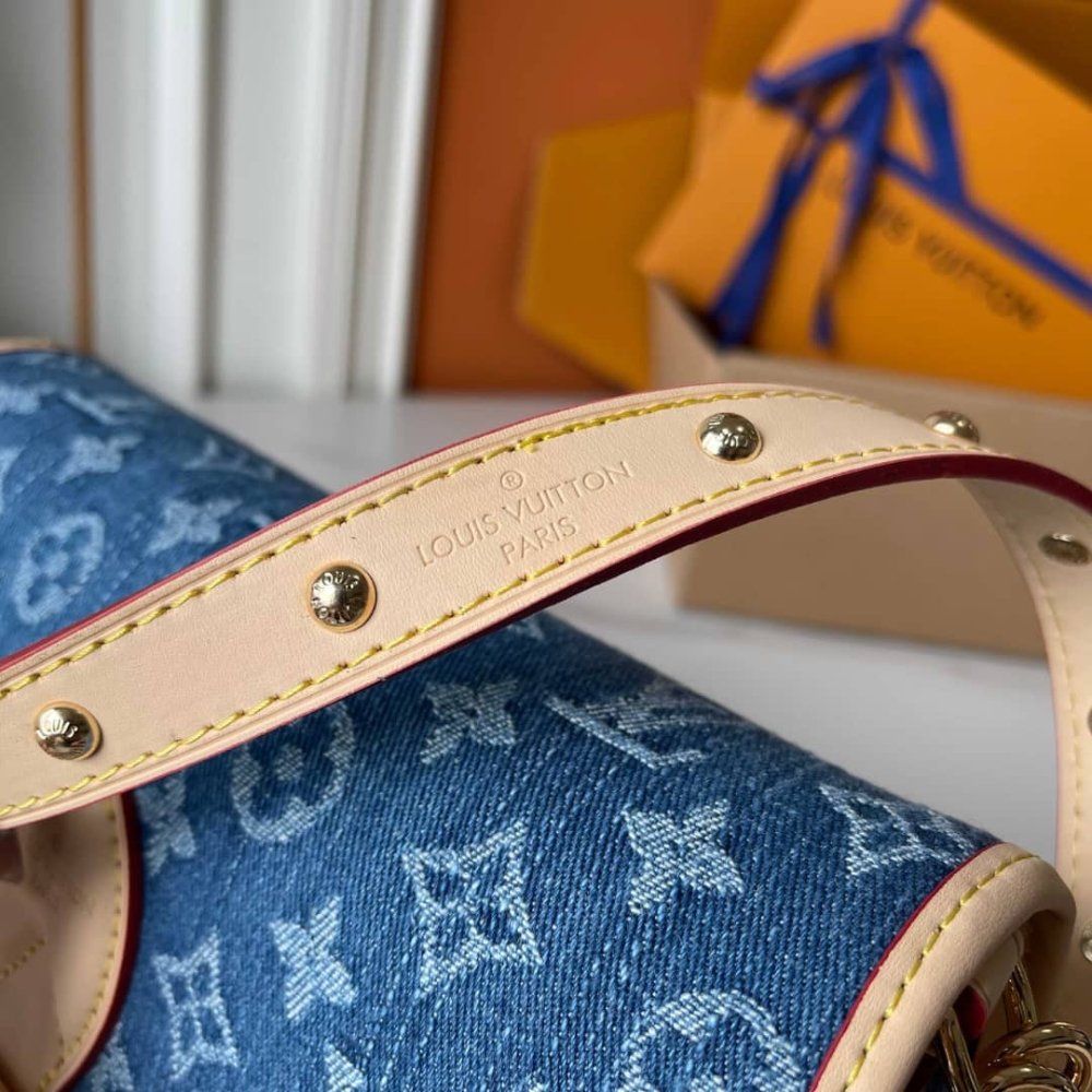 L0vis Vvtt0n Diane Bag Denim Blue 24Cm M13070