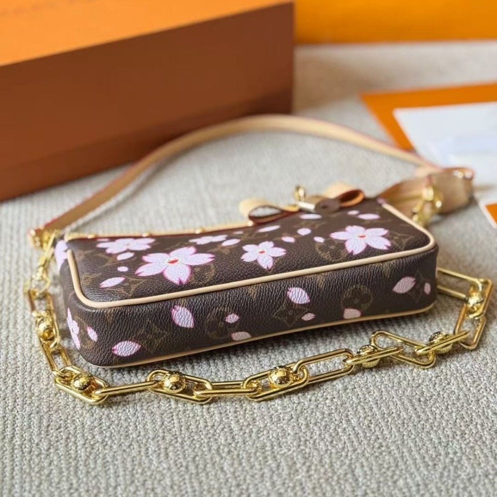 L0vis Vvtt0n X Murakami Pochette Accessoires Sakura Brown 22Cm M13666