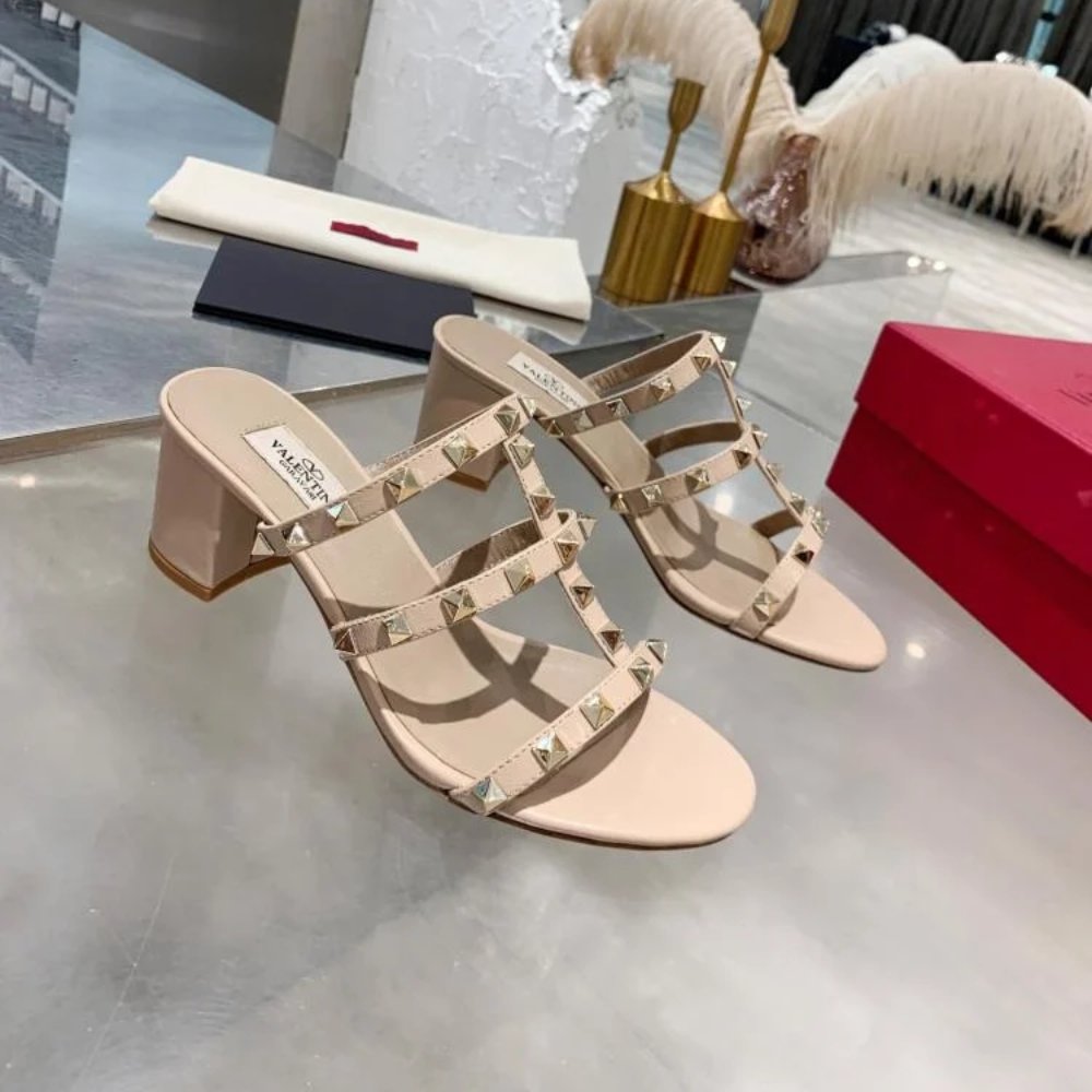 Va1e*ntin0 Garavani Rockstud Slide Sandal In Laminated Nappa Beige 7W2S0C47Vod P45