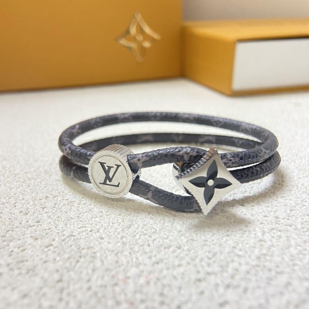 L0vis Vvtt0n Catch It Bracelet Black M8111E