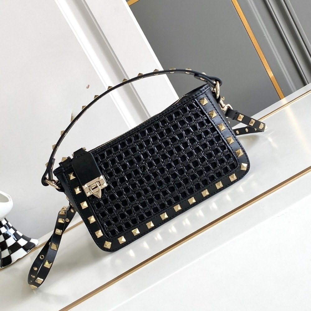 Va1e*ntin0 Garavani Rockstud Raffia Small Crossbody Bag Black 19Cm