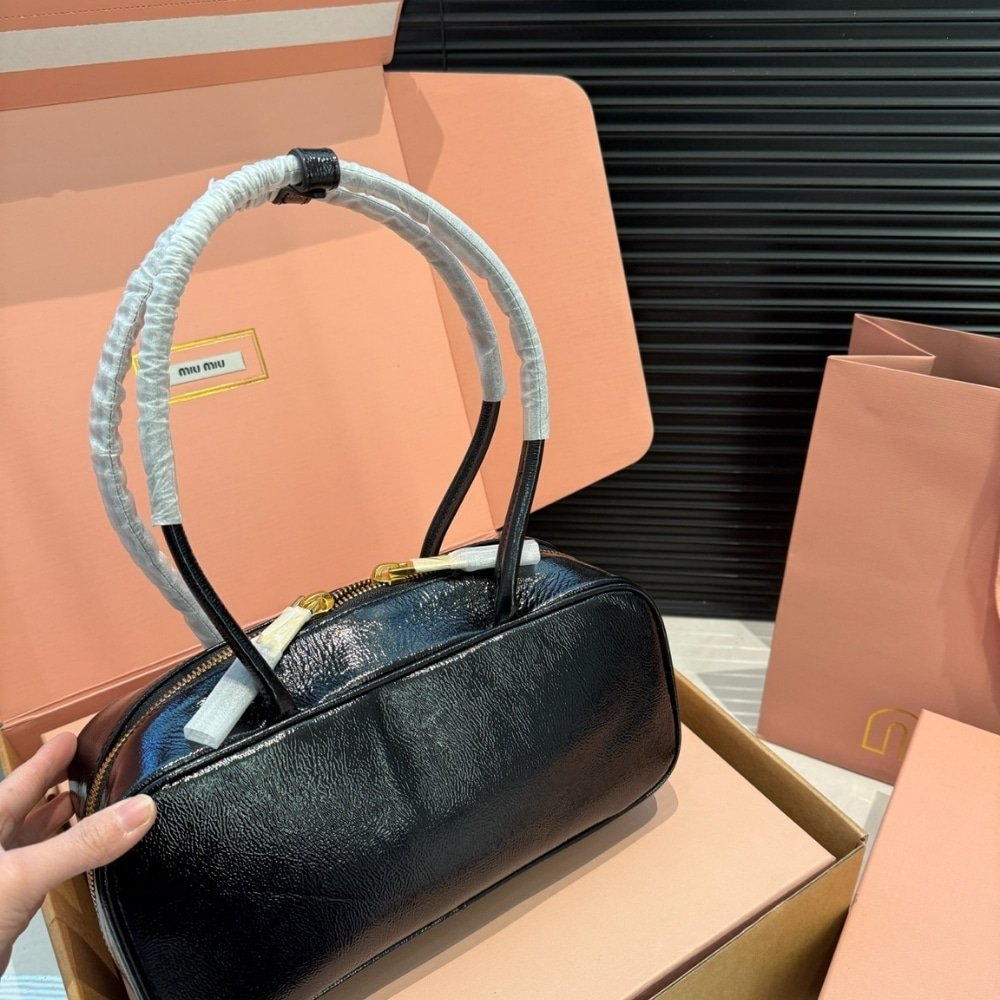 M1um1u Beau Naplak Patent Leather Bag Black 28Cm 5Bb173 Adnt F0002 V Olo
