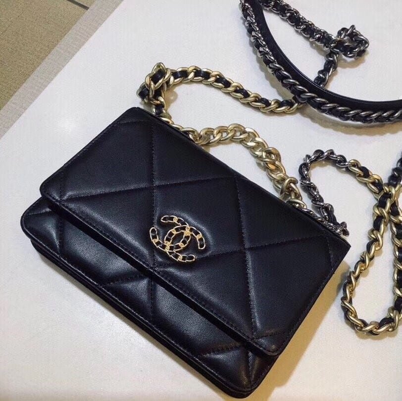 Ch**el 19 Wallet On Chain Bag Shiny Gold And Silver Tone Black 19Cm Ap3267 B04852 94305
