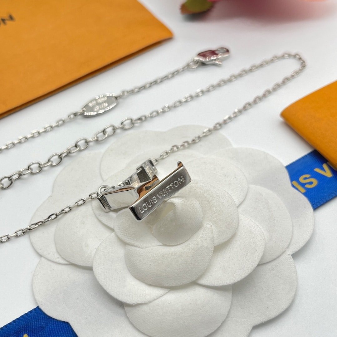 L0vis Vvtt0n Silver Necklace