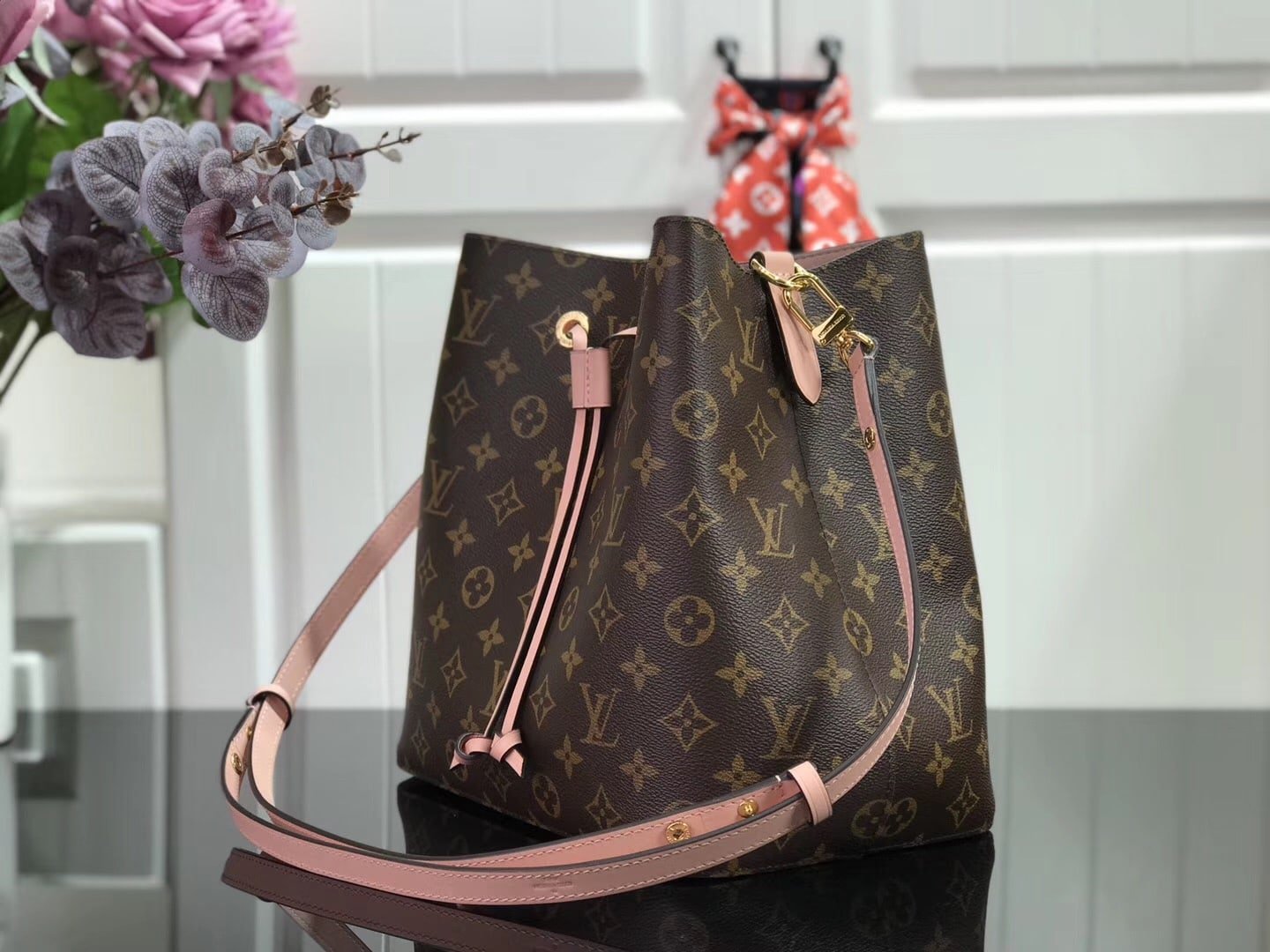 L0vis Vvtt0n Néonoé 26Cm Pink M44022