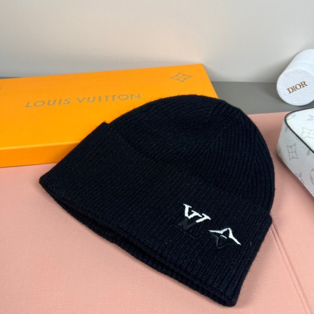 L0vis Vvtt0n Lv Dual Beanie Black M79081