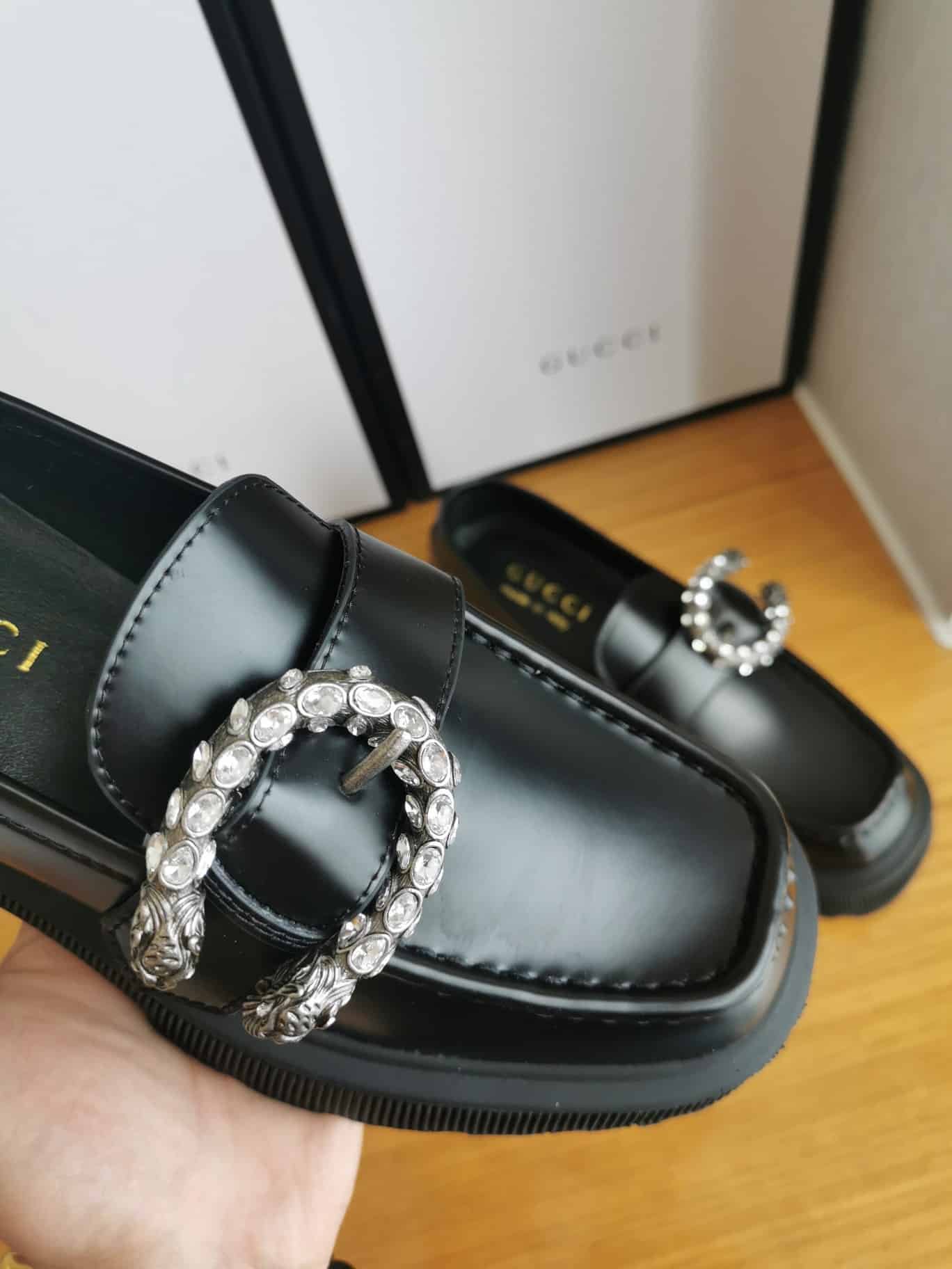 Gvc*1 Women’S Leather Loafers With G Black