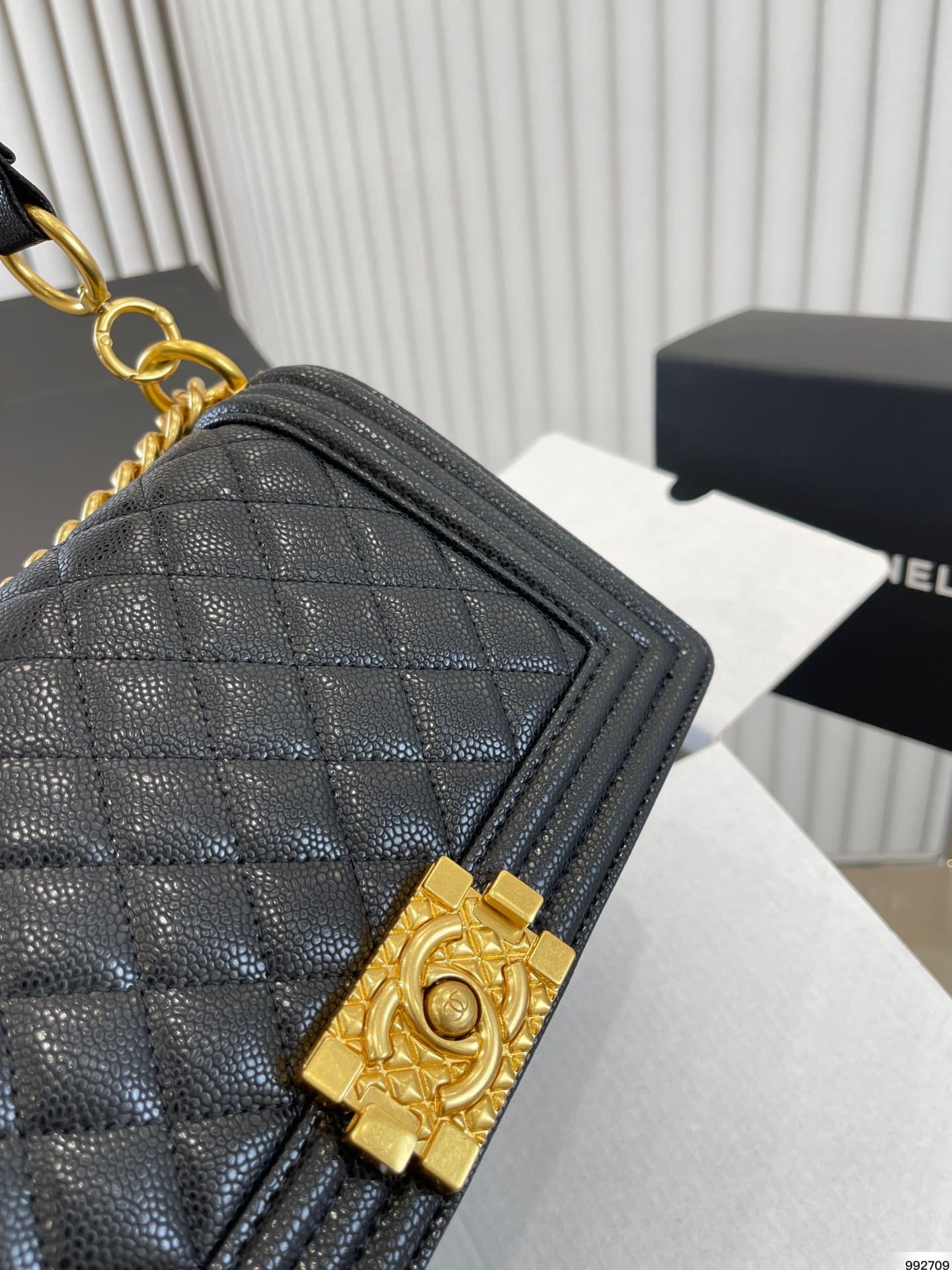 Ch**el Medium Boy Quilted Black 25Cm