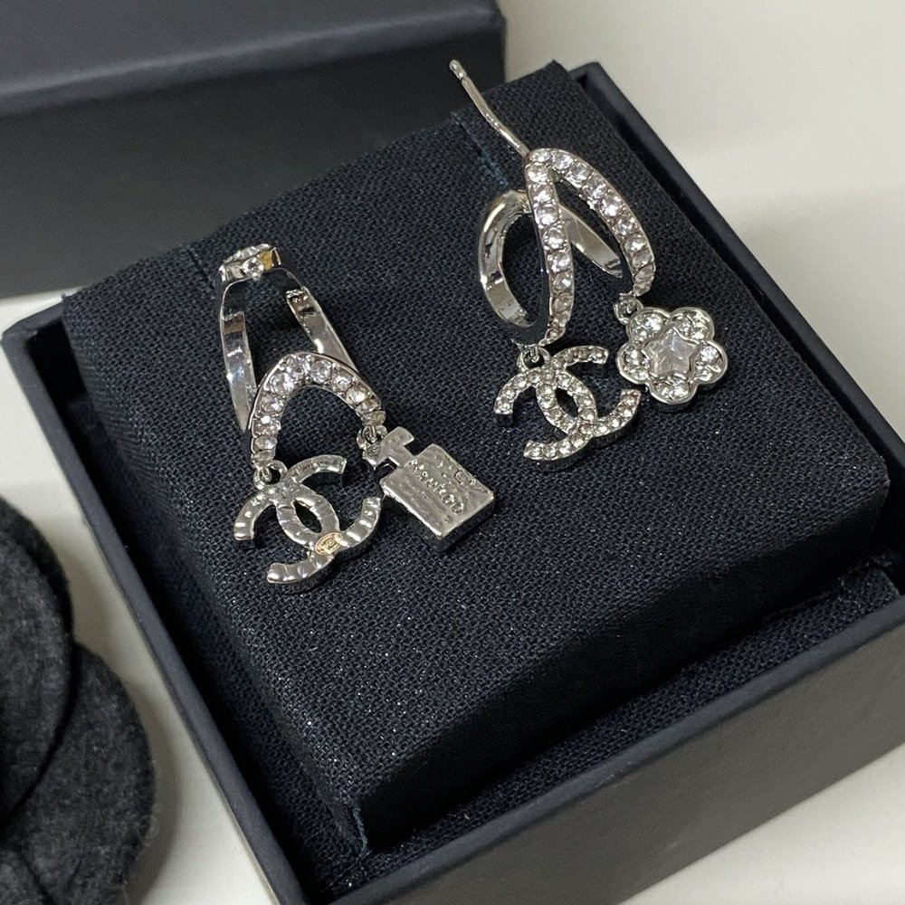 Ch**el Pendant Earrings Metal And Diamantés In Silver Abf199 B19948 Nafvp