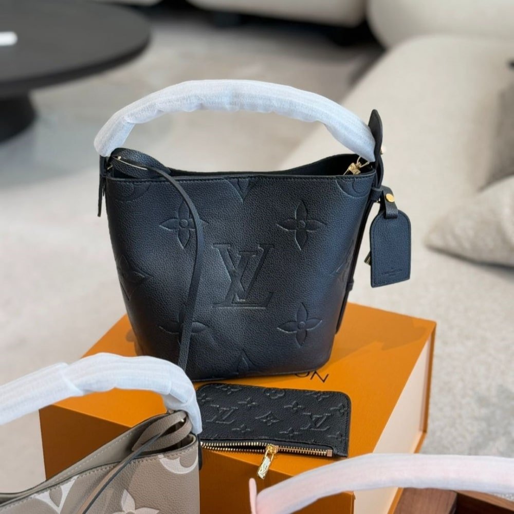 L0vis Vvtt0n All In BB Bag Black 18Cm M13480