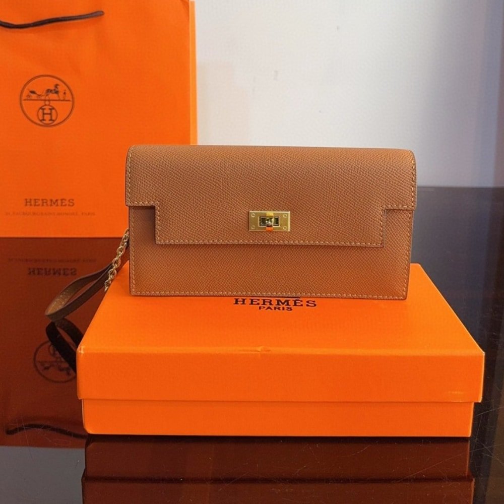 H**me5 Kelly Pocket Long Wallet In Gold 19Cm H084940Ck37