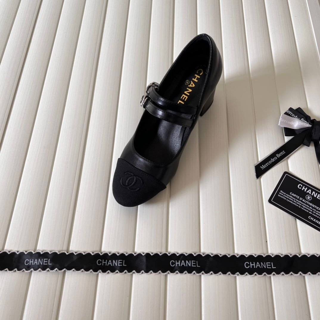 Ch**el Mary Janes And Grosgrain Black G45696 B16524 Nx492