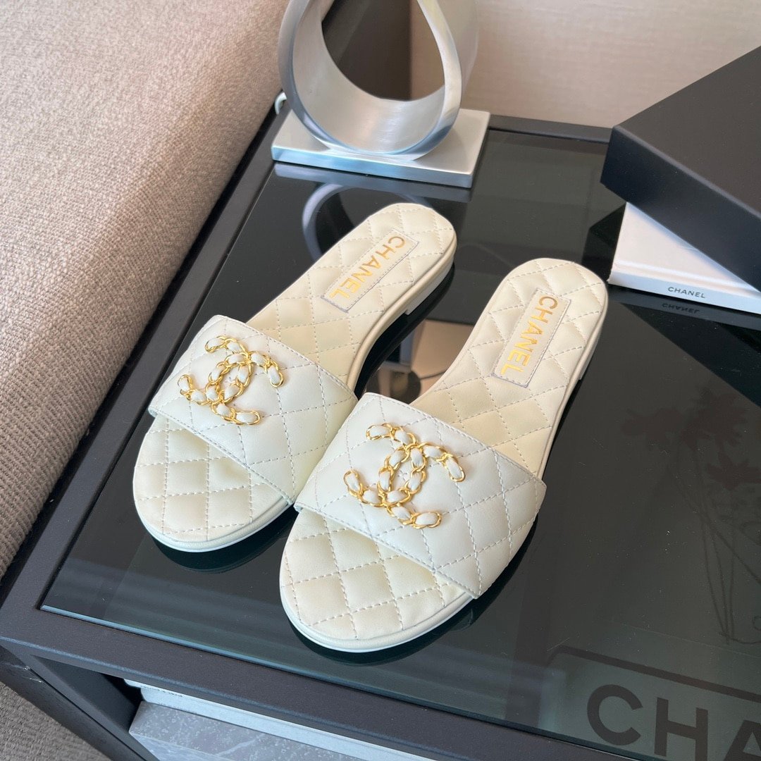 Ch**el 23P Quilted Cc Chain Mule Sandal White
