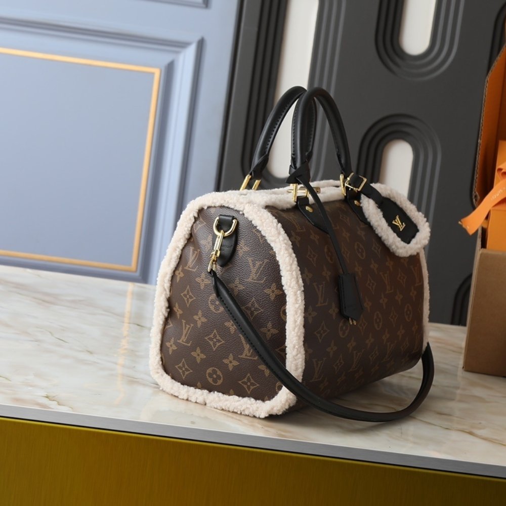 L0vis Vvtt0n Speedy Soft 30 Teddy Monogram Brown 30Cm M26326
