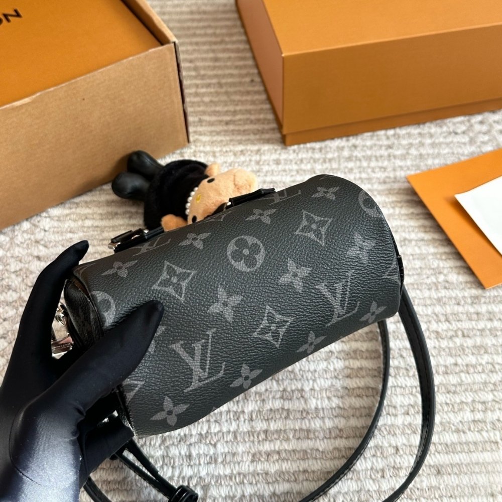 L0vis Vvtt0n Nano Speedy Monogram Eclipse 16Cm M26573