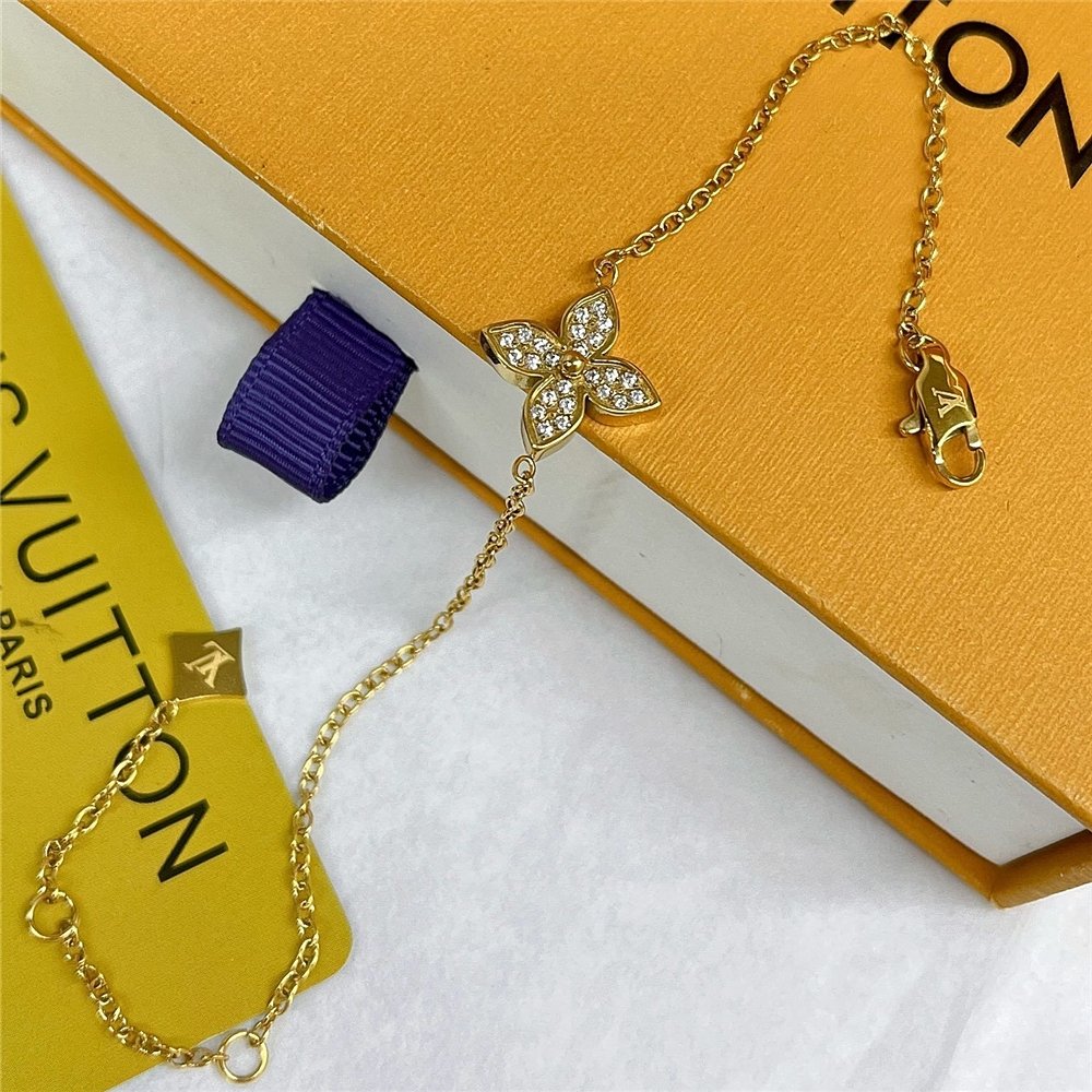 L0vis Vvtt0n Star Blossom Bracelet Gold Q95666