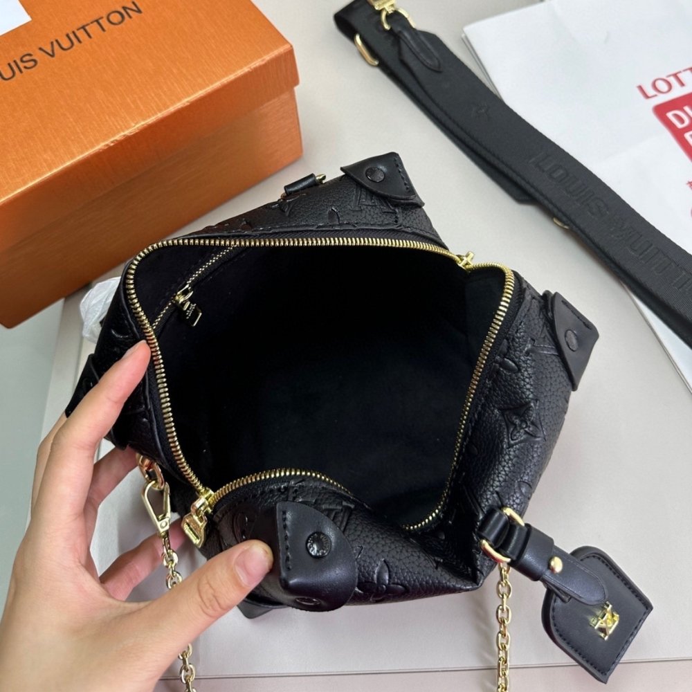 L0vis Vvtt0n Petite Malle Souple Monogram Bag Black 20Cm M45393