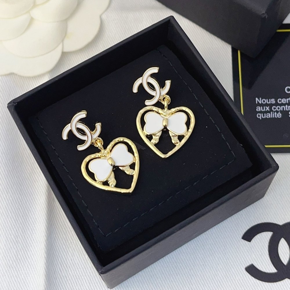 Ch**el Metal Enamel Cc Heart Drop Earrings Gold Abf305 B19851 Nafgv