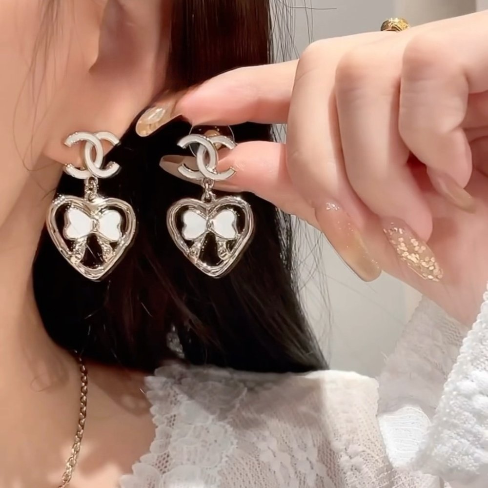 Ch**el Metal Enamel Cc Heart Drop Earrings Gold Abf305 B19851 Nafgv