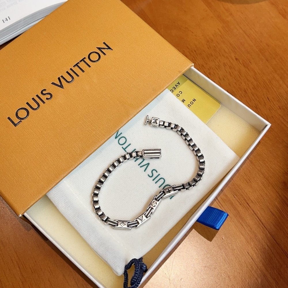 L0vis Vvtt0n LV Tailor Bracelet Silver M1149L