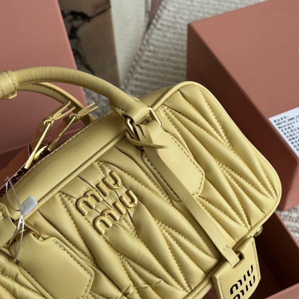 Miu Miu Arcadie Matelassé Nappa Leather Bag Light Yellow 23Cm 5BP088 AN88 F0K57 V OOO