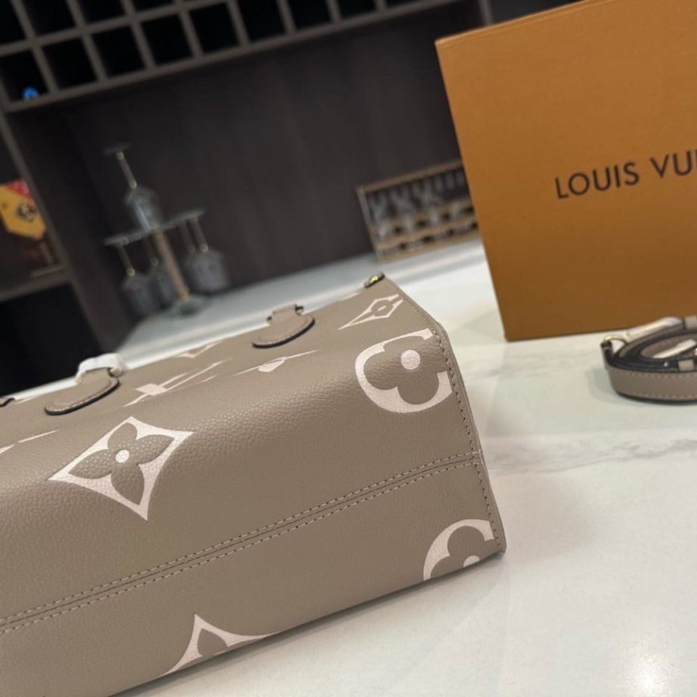 L0vis Vvtt0n Onthego PM Bicolor Monogram Beige 25Cm M45779