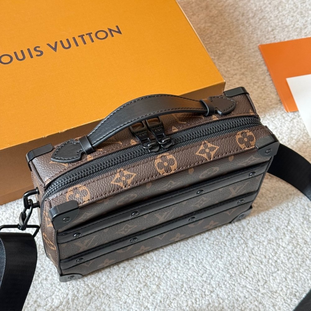 L0vis Vvtt0n Handle Soft Trunk Macassar Monogram Black 21Cm M45935