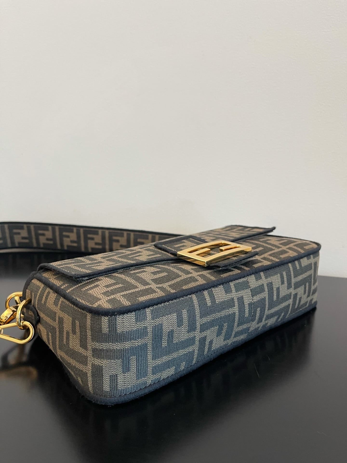 F**di Baguette Jacquard Ff Fabric Bag 26Cm 8Br600A6V5F17U4