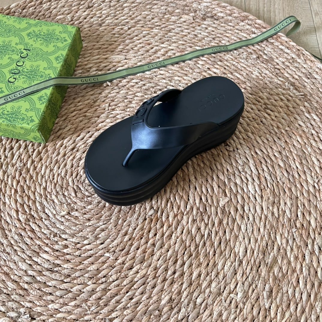 Gvc*1 Tarifa Rubber Platform Flip Flops Black