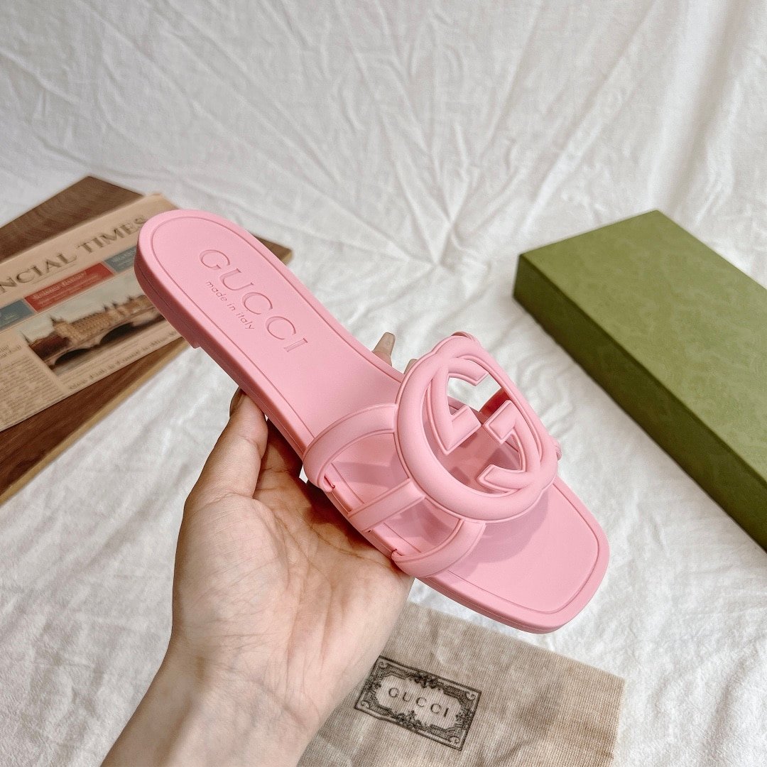 Gvc*1 Women’s Interlocking G Slide Sandal Pink 780307 J8700 5815