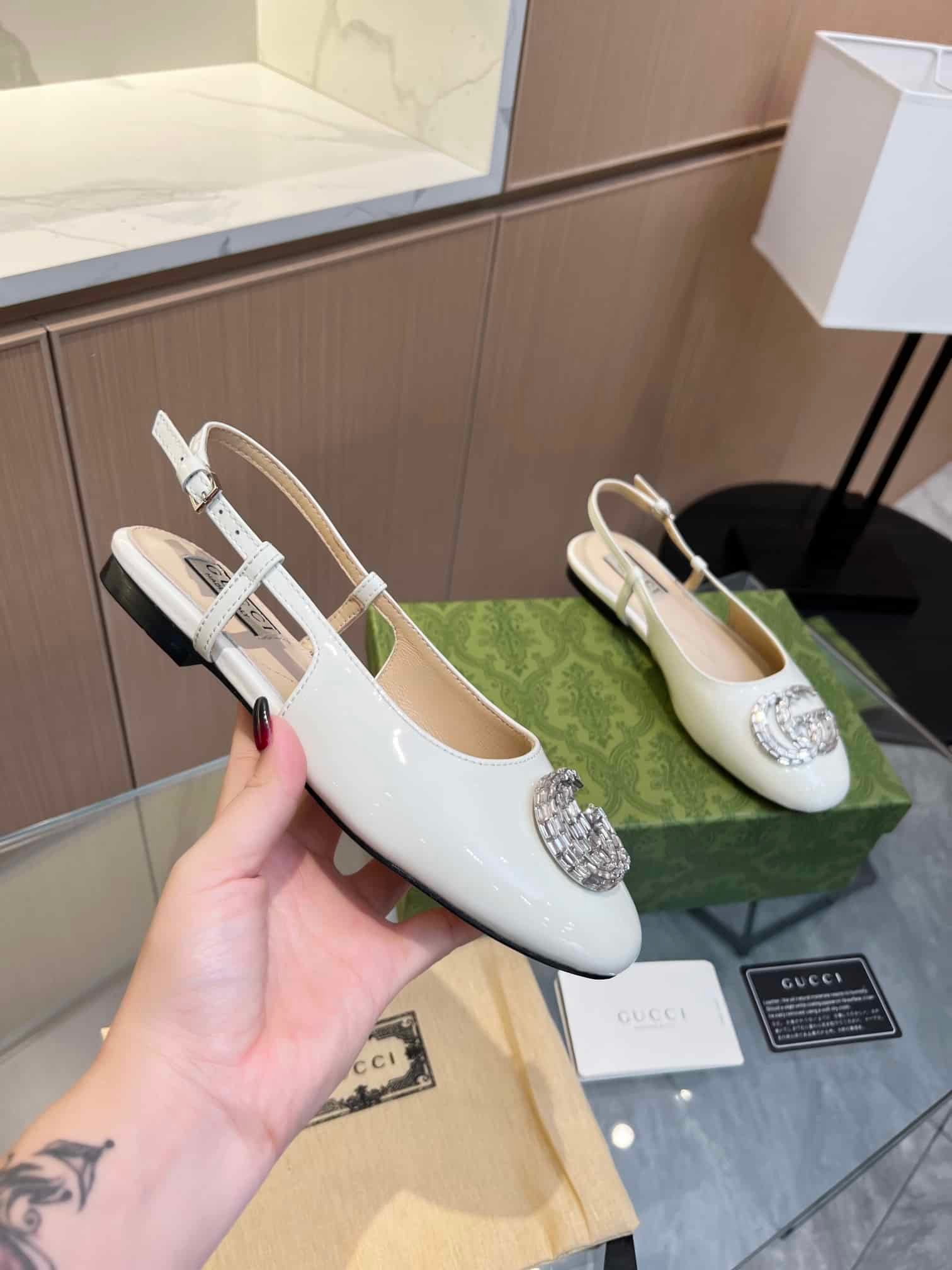 Gvc*1 Gg Crystal Slingback White