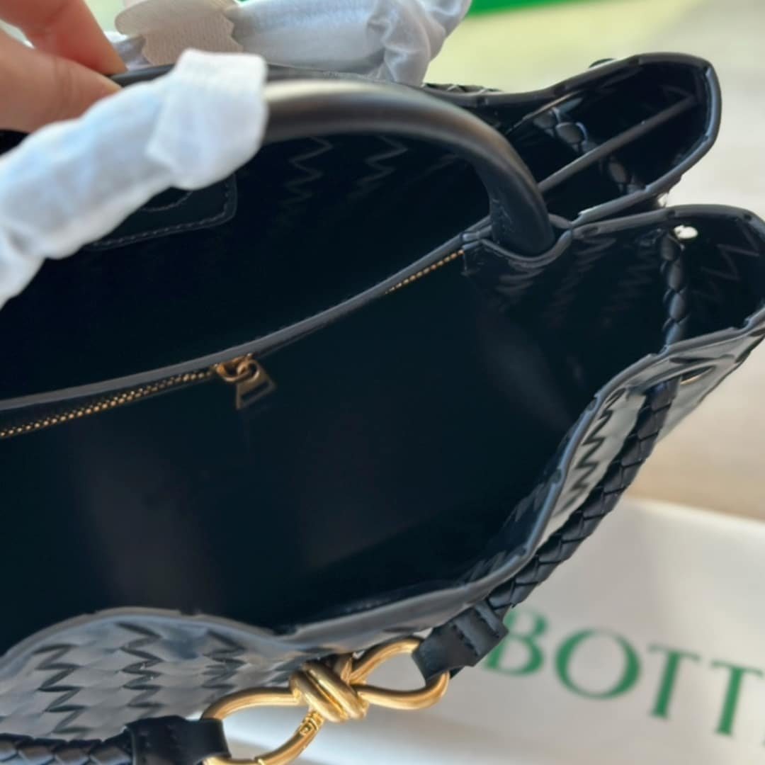 B0tt*ga Ven*ta Small Andiamo Gold Finish Black 25Cm 766014Vcpp11139