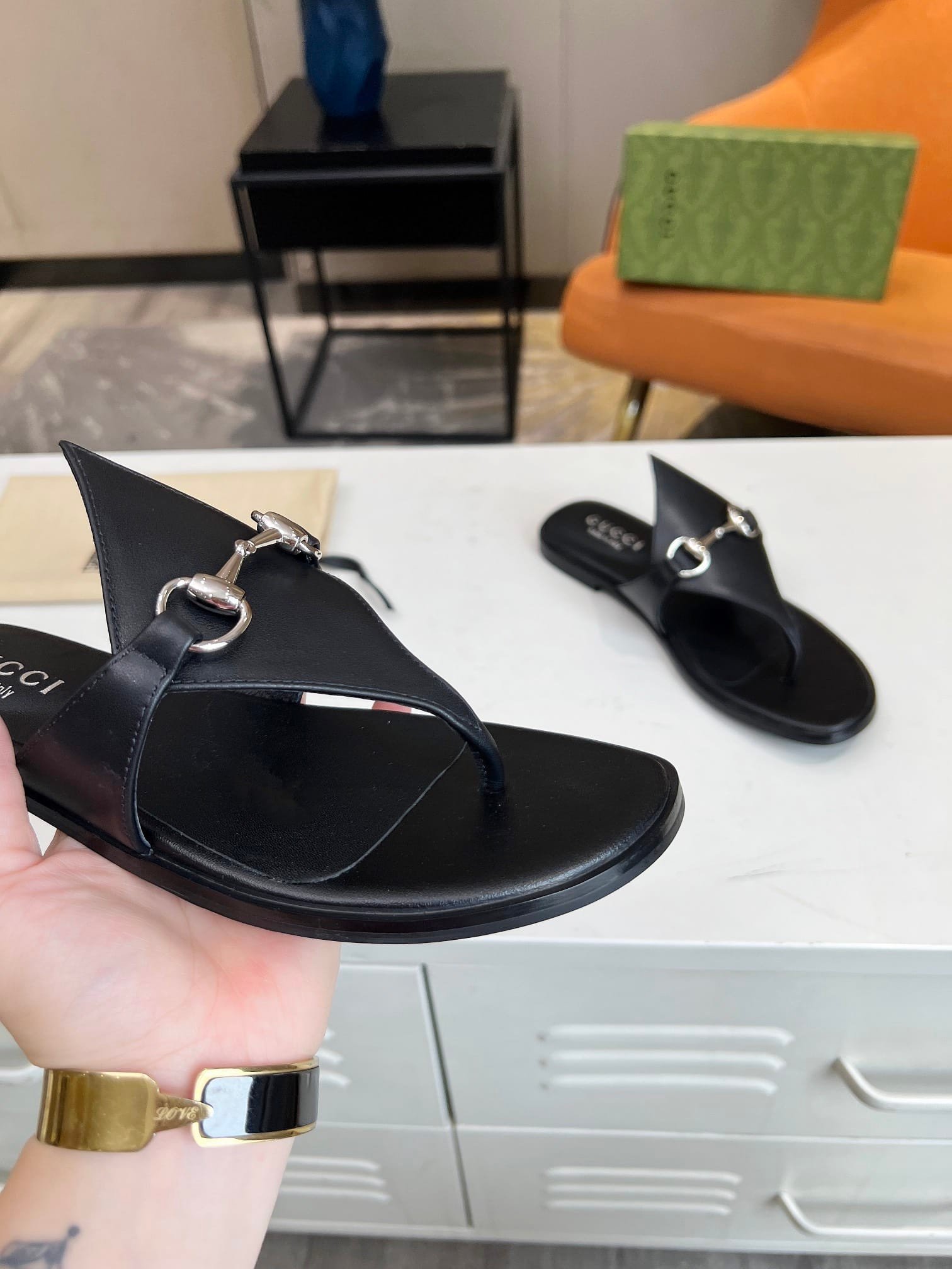 Gvc*1 Women’S Thong Sandal With Horsebit Black