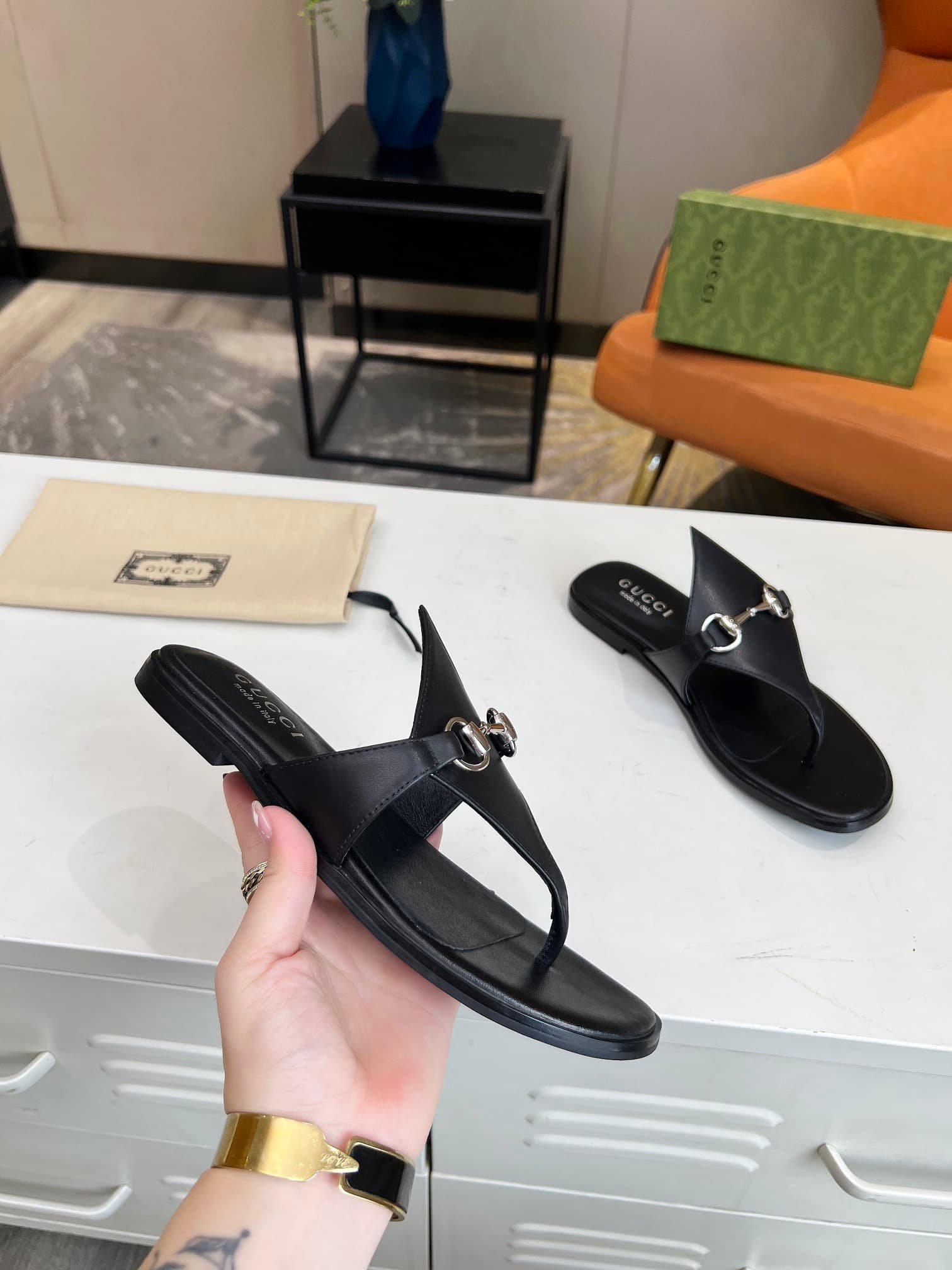 Gvc*1 Women’S Thong Sandal With Horsebit Black