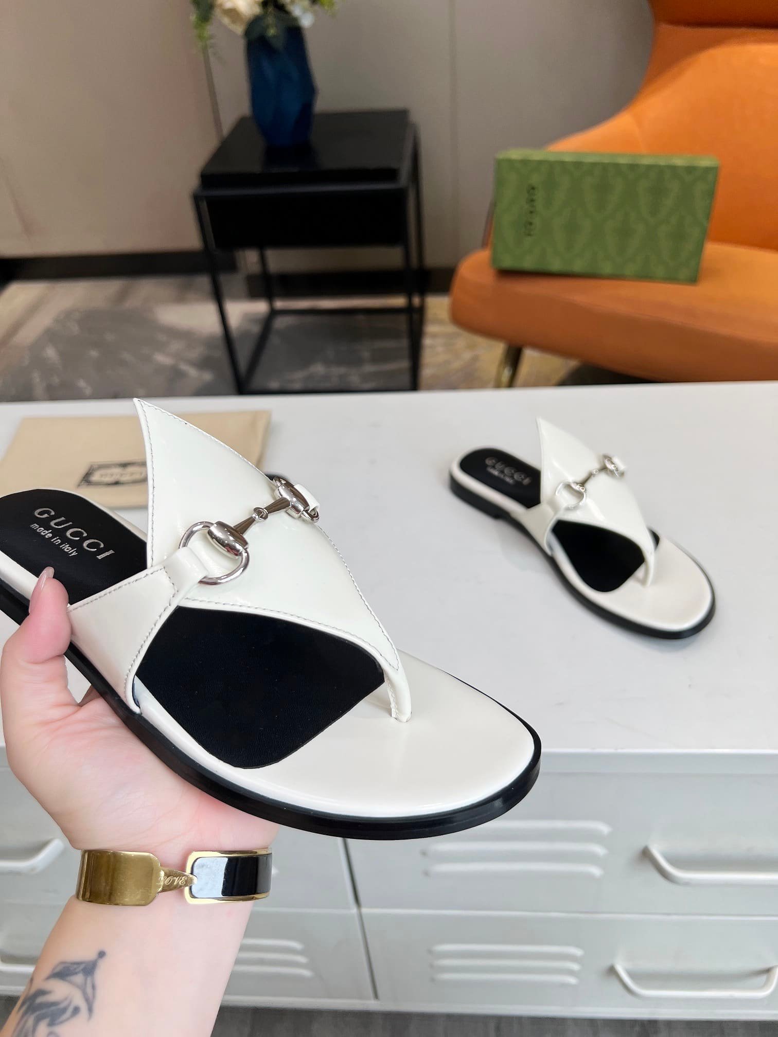 Gvc*1 Women’S Thong Sandal With Horsebit White