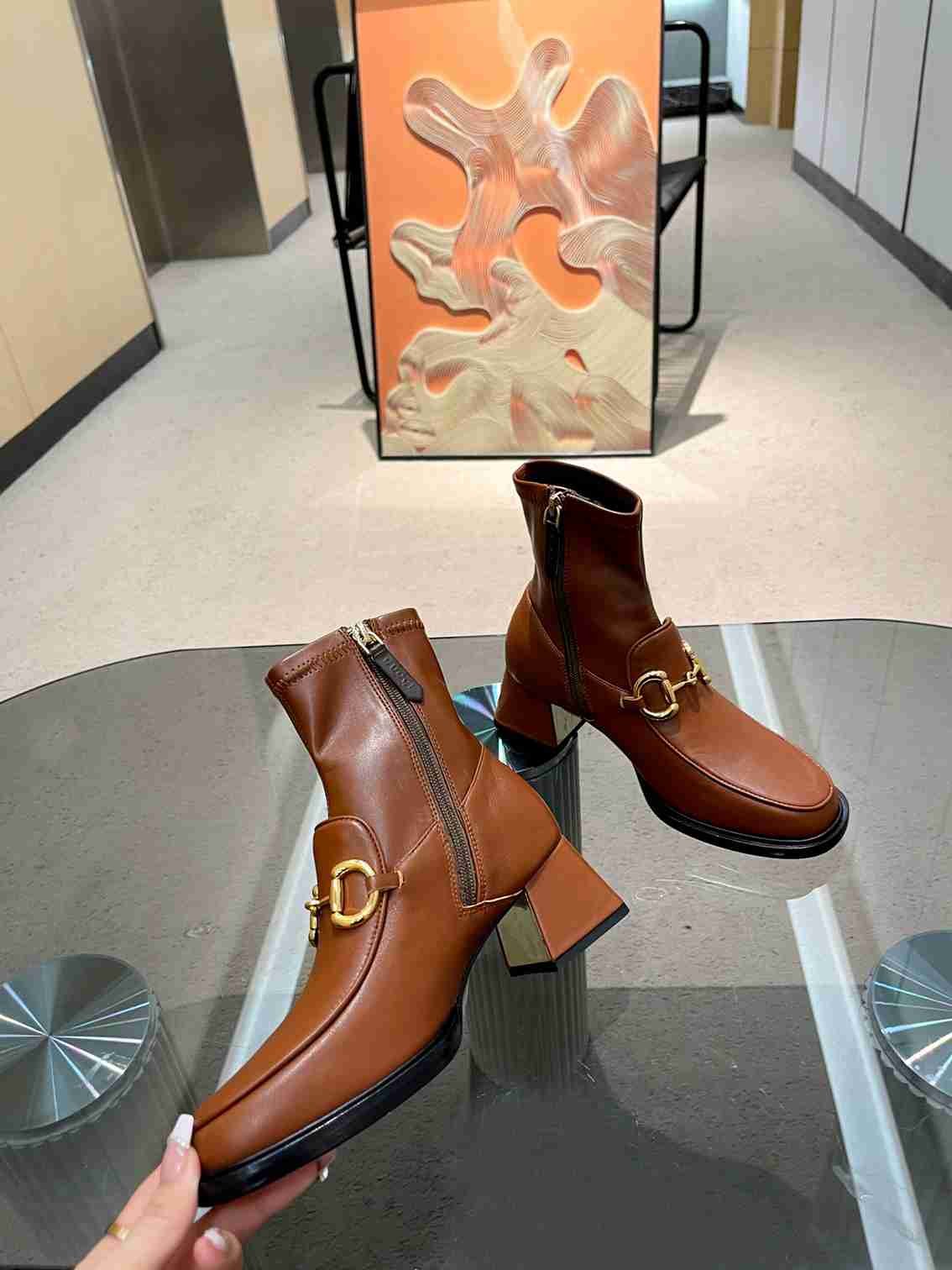 Gvc*1 Horsebit Plaque Ankle Boots Brown 719830 1Do50 2347