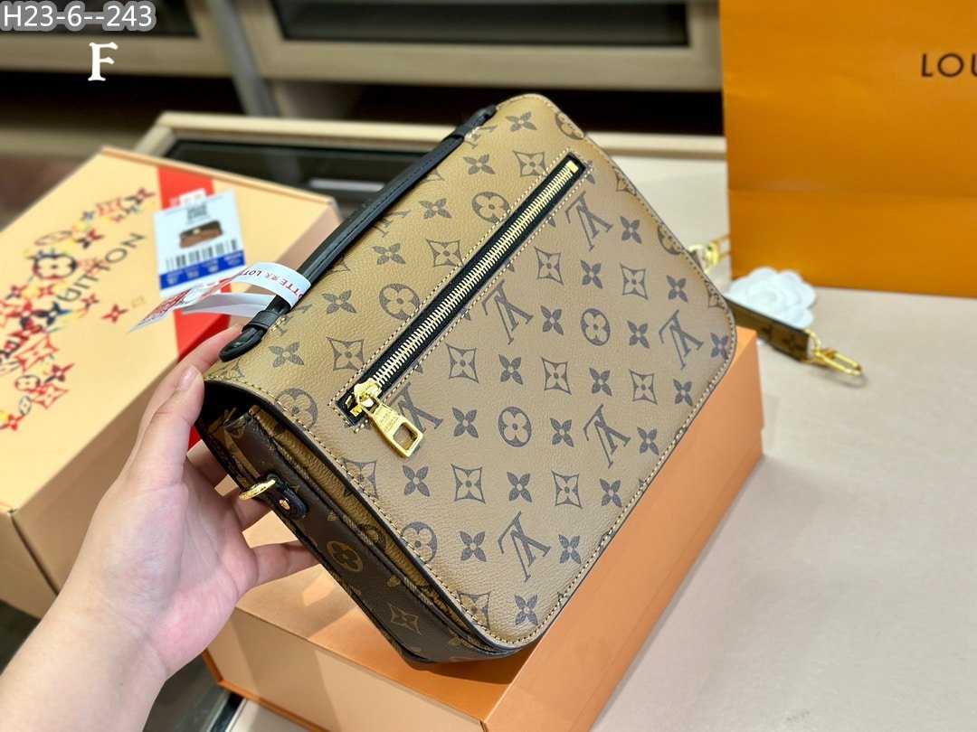 L0vis Vvtt0n Pochette Métis Monogram Reverse 25Cm