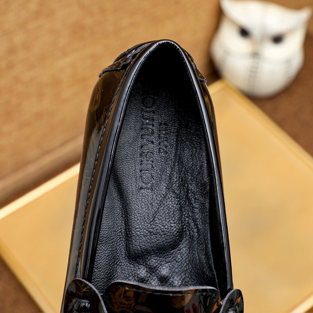 L0vis Vvtt0n Loafer Polish Leather With Butterfly Pattern In Black