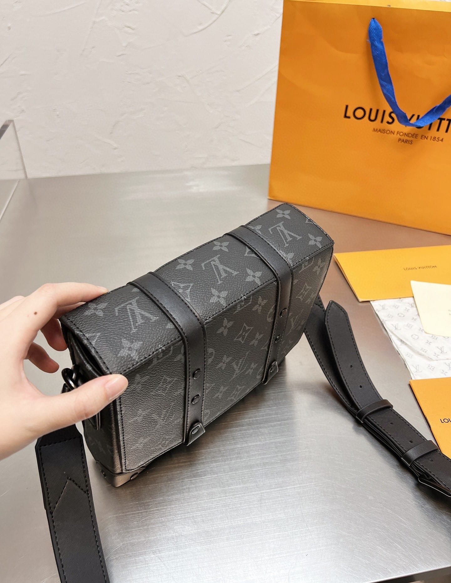 L0vis Vvtt0n Trunk Messenger 20Cm M45727