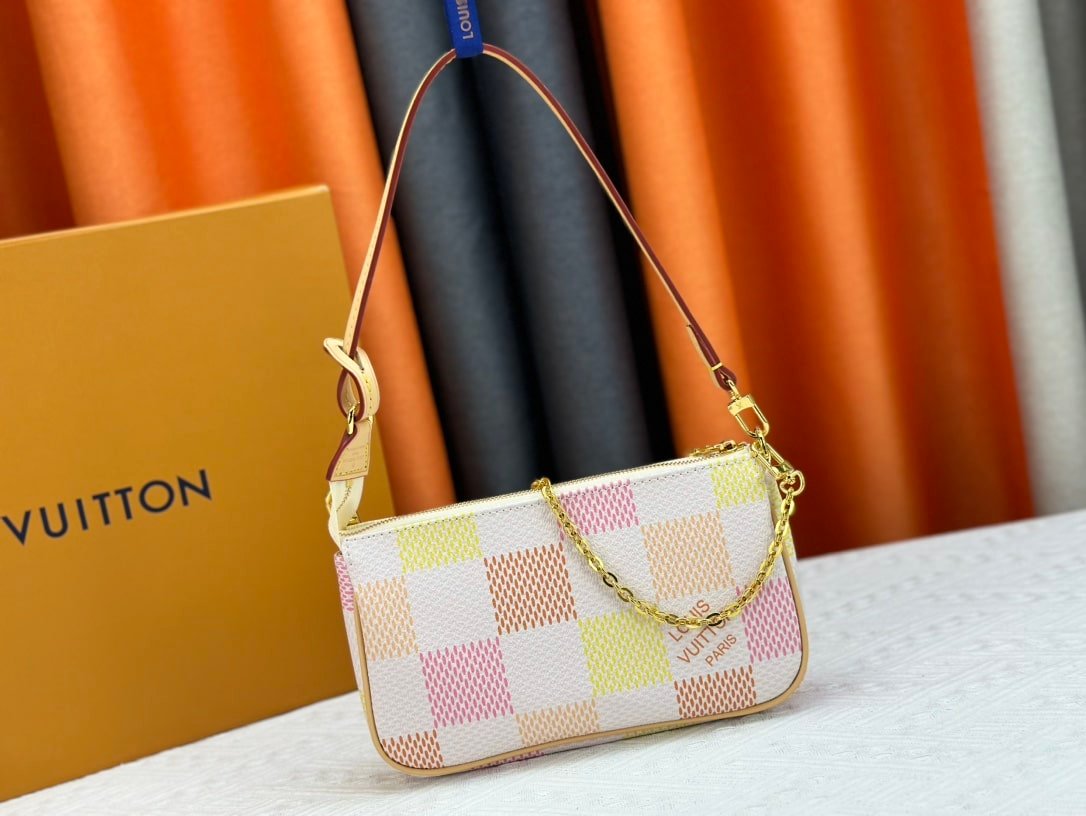 L0vis Vvtt0n Pochette Accessoires Damier Canvas Peach Pink 23Cm N40642