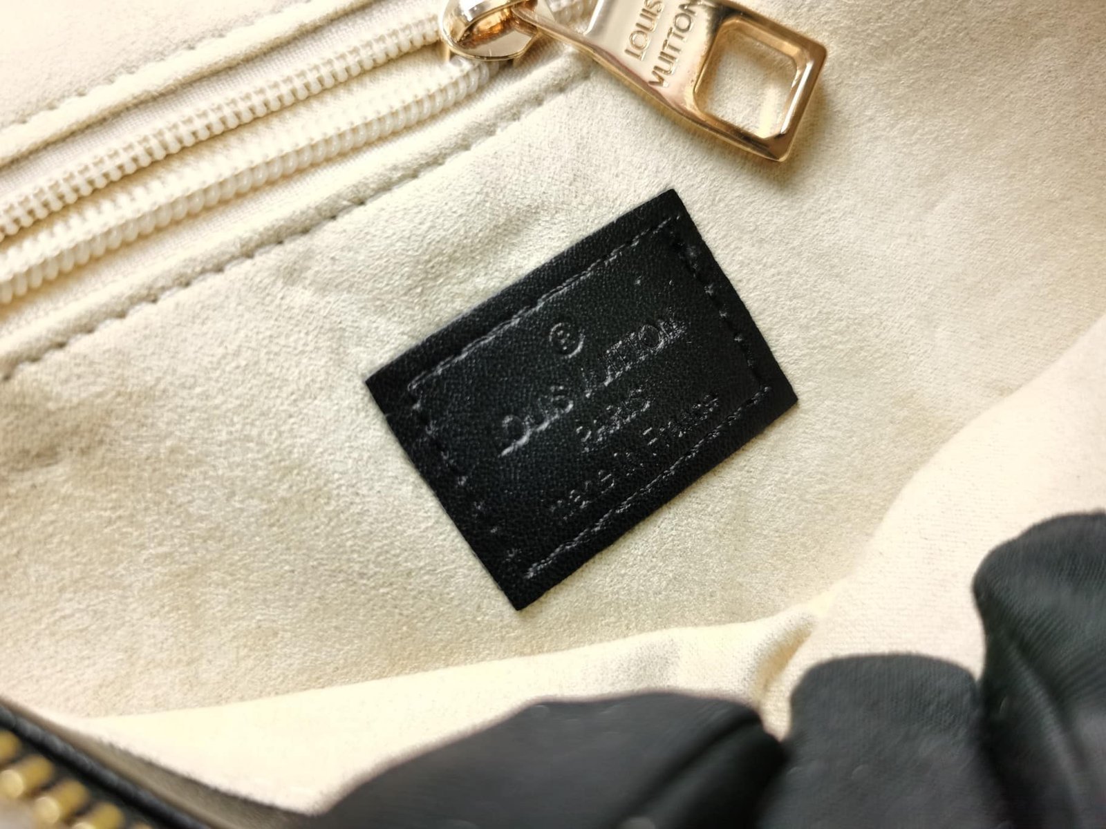 L0vis Vvtt0n Pochette Damier Canvas Black 28Cm